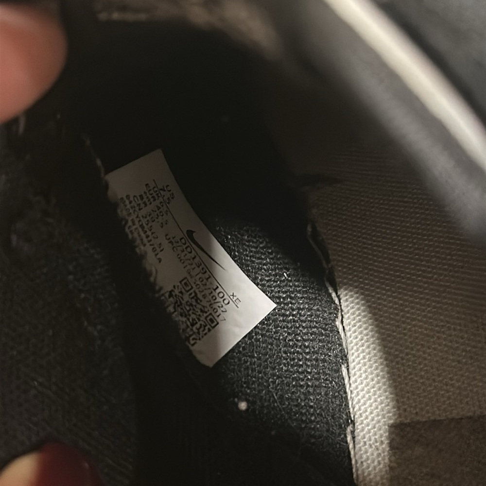 Nike Panda Dunks 🐼 - Picture 5 of 7